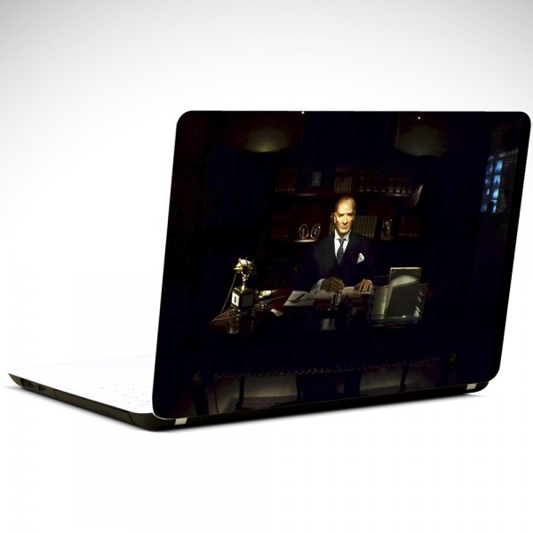 Atatürk Çalışma Masasında Laptop Sticker