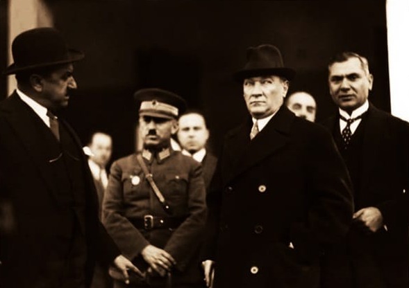 Atatürk Adana’da 1933