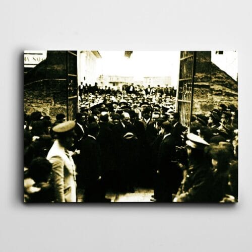 Atatürk Afyonkarahisar Lisesinde