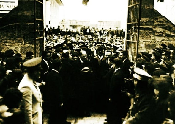 Atatürk Afyonkarahisar Lisesinde