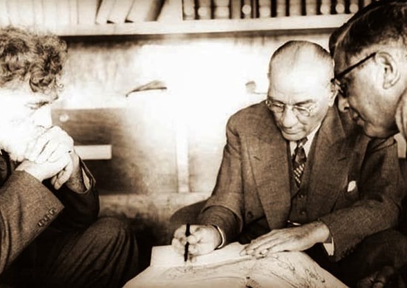 Atatürk Çalışırken 1934