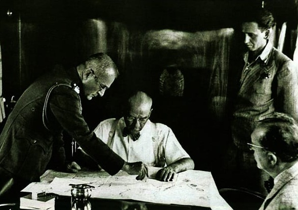 Atatürk Çalışma Masası