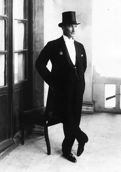 Atatürk Frank ve Şapka
