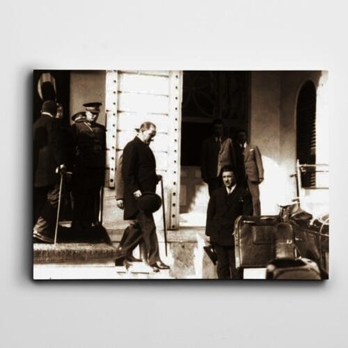 Atatürk İstanbul Valiliğinde