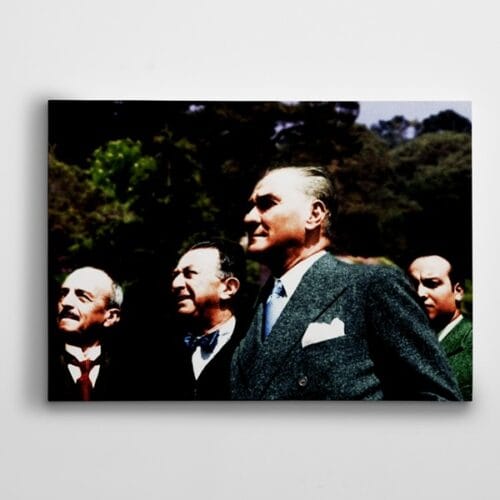 Atatürk İstikbal Göklerdedir