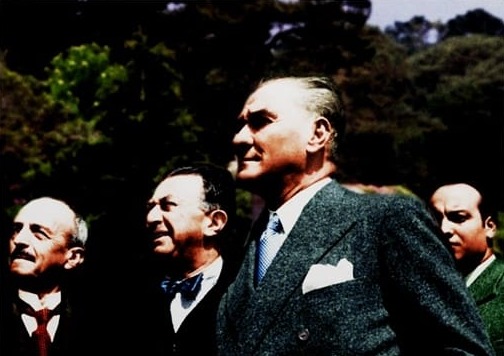 Atatürk İstikbal Göklerdedir