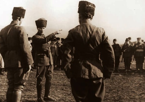 Atatürk İzmit’te 1923