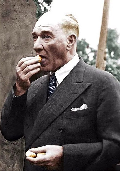 Atatürk Mandalina Yerken