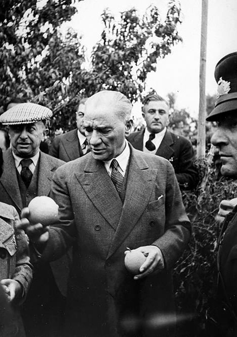 Atatürk Portakal Bahçesinde