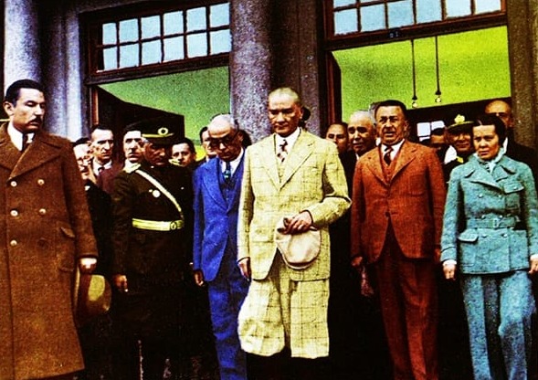 Atatürk Tablosu Renkli Atatürk