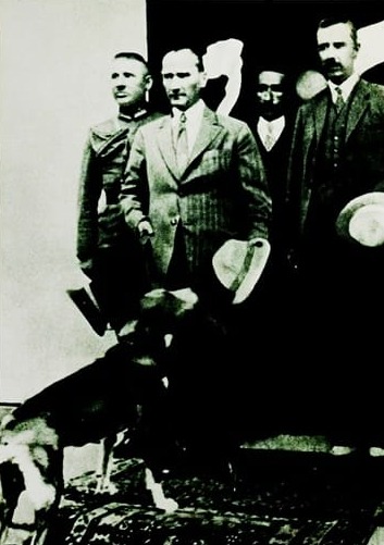Atatürk Siyah Beyaz 10