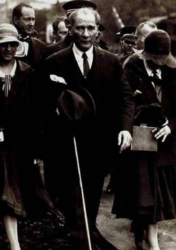 Atatürk Siyah Beyaz 16