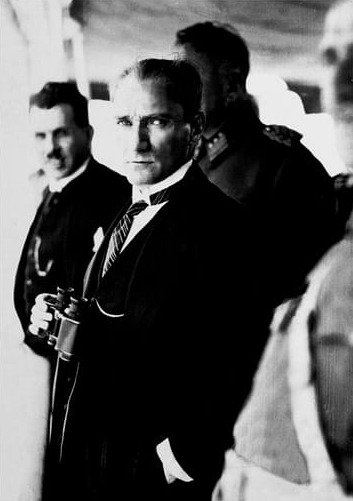 Atatürk Siyah Beyaz 8
