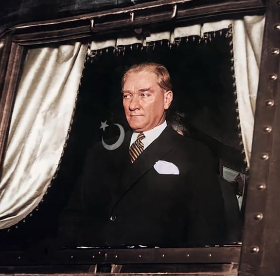 Atatürk Tren Kare