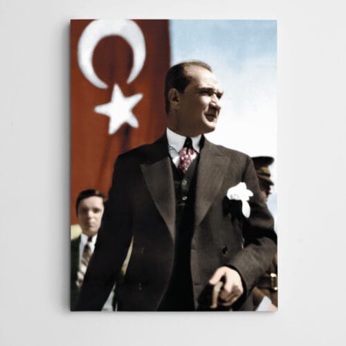 Türk Bayrağı ve Atatürk