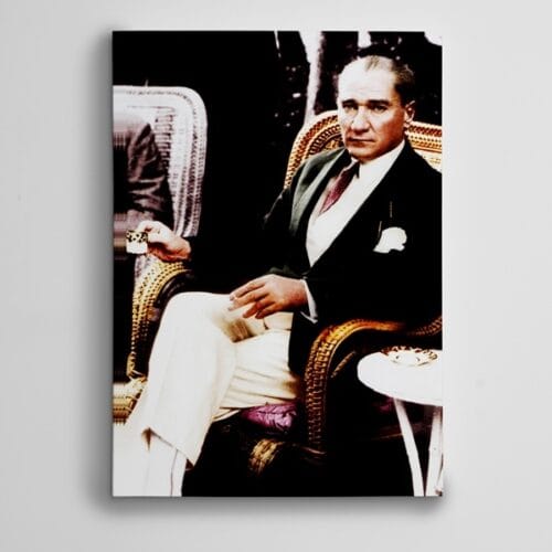 Atatürk Türk Kahvesi İçerken
