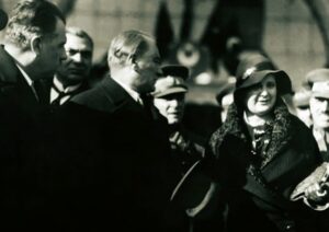 Atatürk ve Afet İnan Tablosu