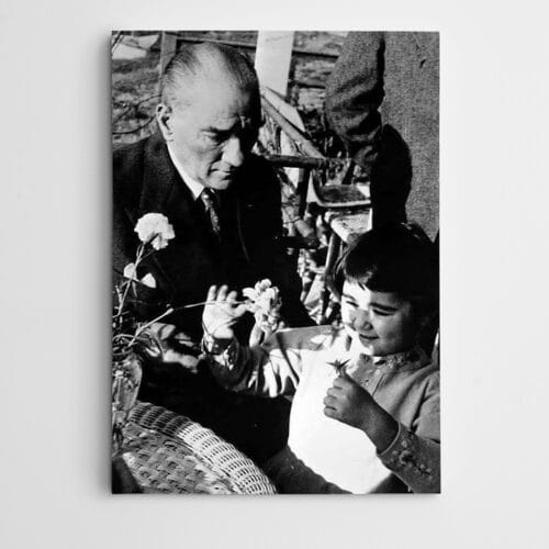 Atatürk Manevi Kızı İle