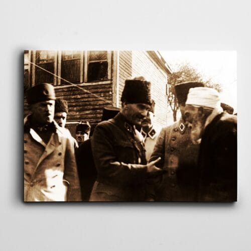 Atatürk Vatandaşla Sohbet Ederken