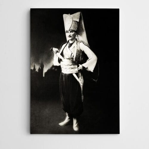 Atatürk Yeniçeri Kıyafetiyle