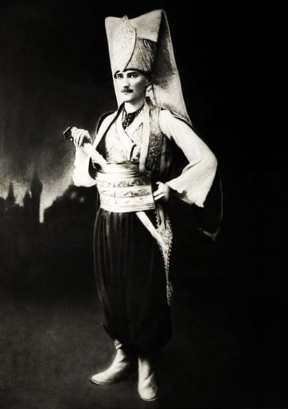 Atatürk Yeniçeri Kıyafetiyle