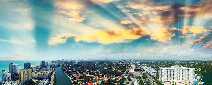 Bulutlar Gökyüzü ve Şehir Manzarası Panoramik