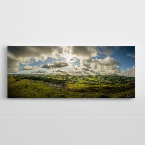 Bulutlar ve Yeşillik Panoramik