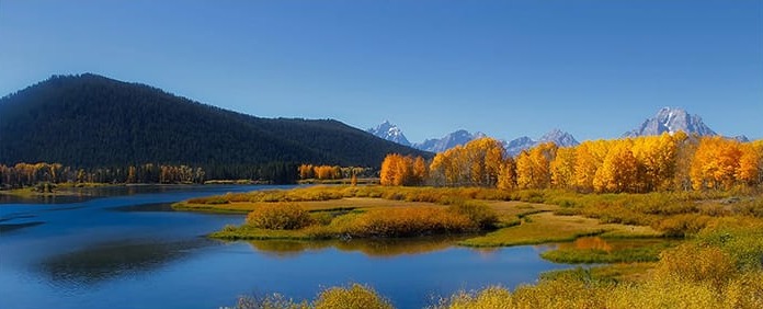 Göl Dağlar ve Ağaçlar Manzara Panoramik