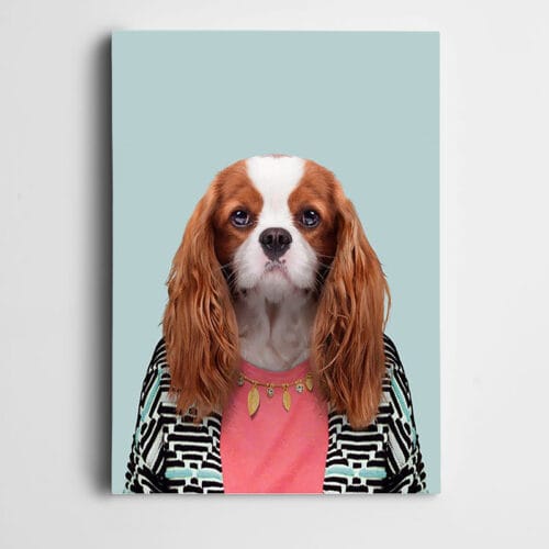 Pembe Tişörtlü Köpek