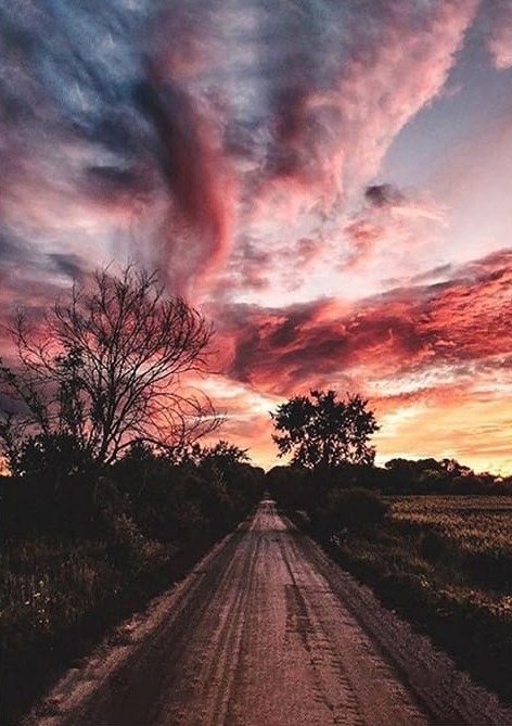 Yol Kızıl Gün Batımı