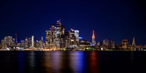 Lacivert Gece Şehri Renkli Yansıması