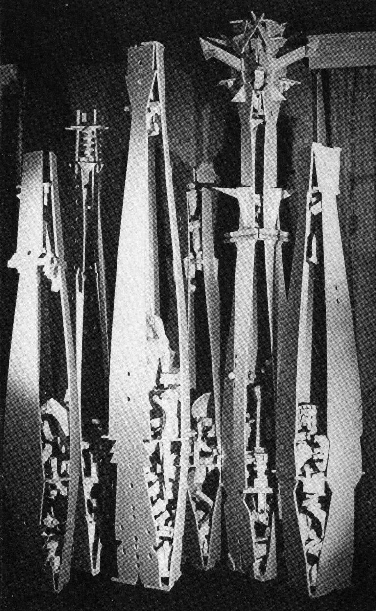 Cluster de bouteilles – Jaroslav Serpan Tablo
