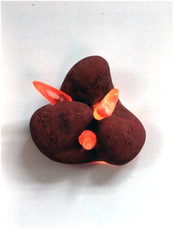Red Lunar Fist (1944) – Isamu Noguchi Tablo
