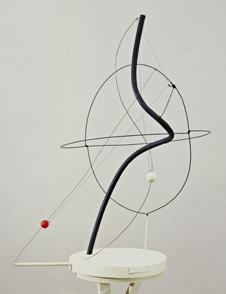 A Universe (1934) – Alexander Calder Tablo