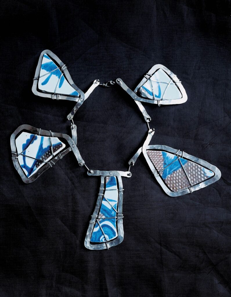 CAGED CROCKERY (1945) - Alexander Calder Tablo