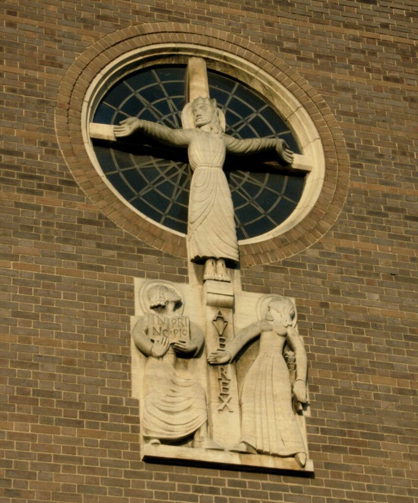 Calvary, St. Thomas the Apostle Parish Church, Boston Road, Hanwell, London – Eric Gill Tablo