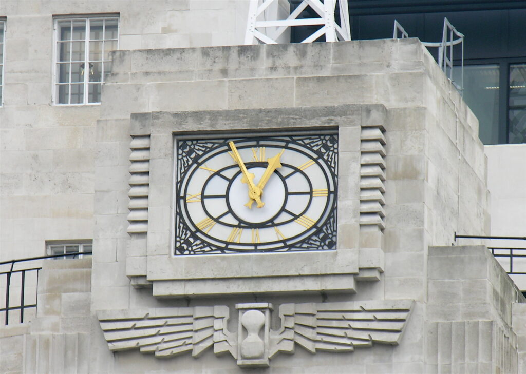 Detail of the Clock at the Top of Broadcasting House - Eric Gill Tablo