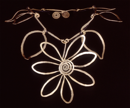 FLOWER NECKLACE (1938) – Alexander Calder Tablo