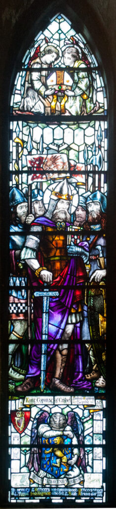 King Cormac of Cashel as Bishop, Warrior and Scribe. St. Patrick's Cathedral in Dublin (1906) - Sarah Purser Tablo