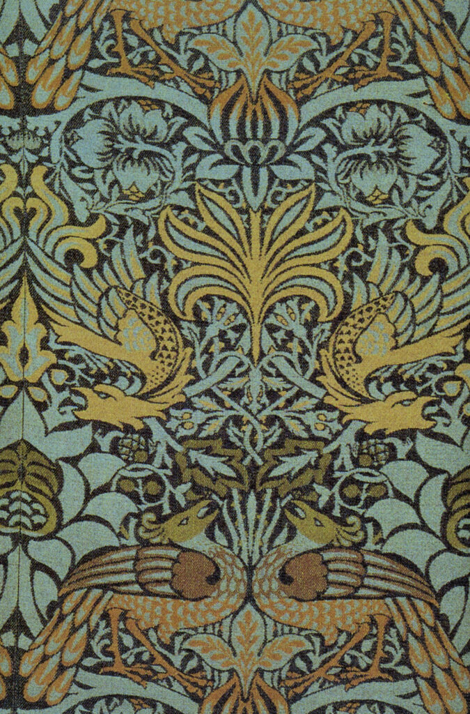 Peacock and Dragon woven wool furnishing fabric (1878) - William Morris Tablo
