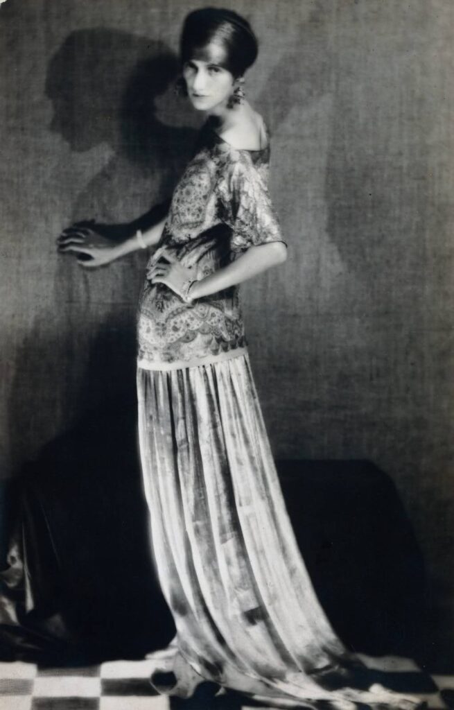 Peggy Guggenheim (1924) – Man Ray Tablo