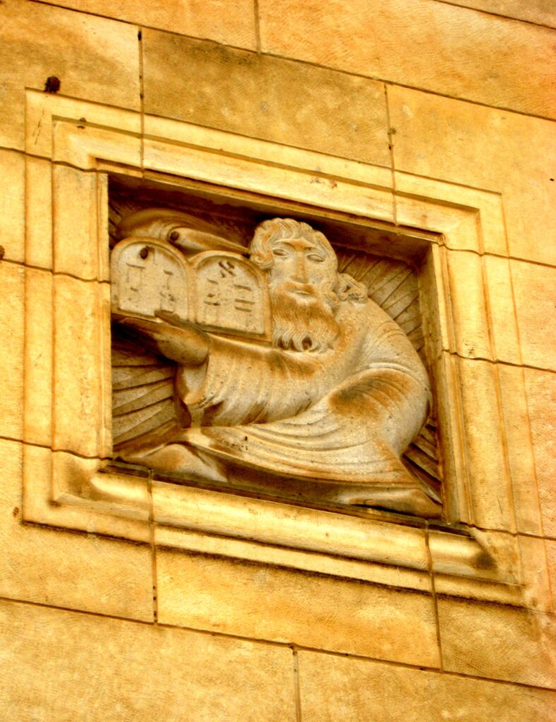 Relief sculpture of Moses in Jerusalem - Eric Gill Tablo
