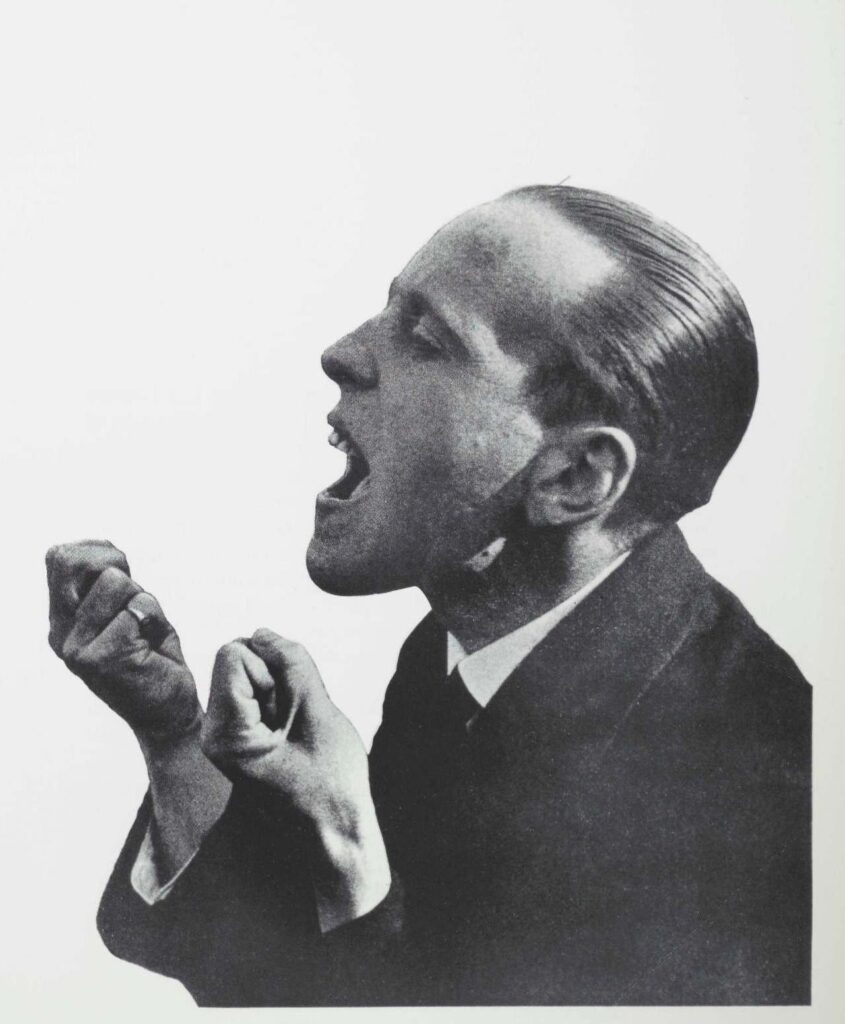 Self Portrait (1920) – John Heartfield Tablo