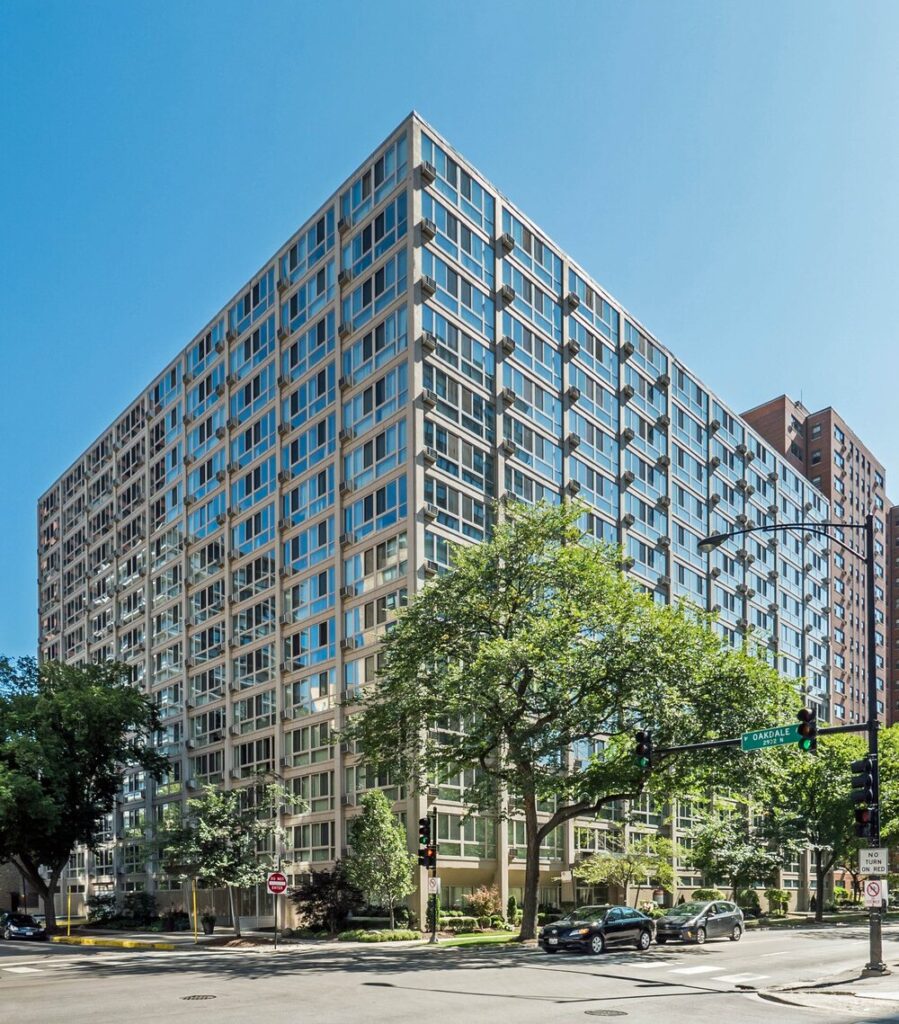 Sheridan Oakdale Apartments, Chicago (1951) - Ludwig Mies van der Rohe Tablo