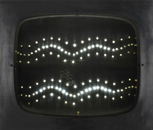 Televisor hidraulizado 1 (1956) – Gyula Kosice Tablo