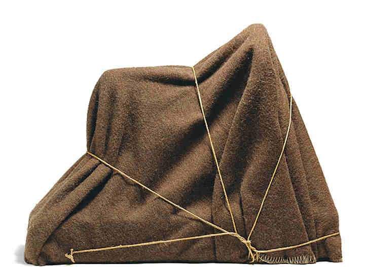 The Enigma of Isidore Ducasse (1920) – Man Ray Tablo