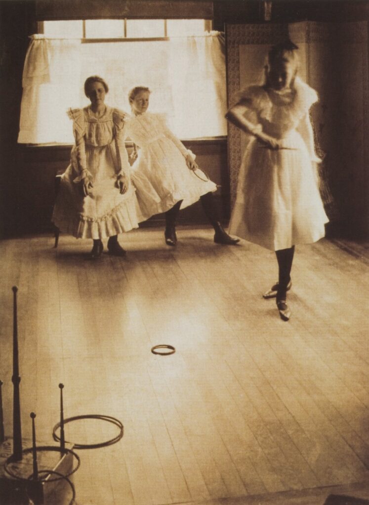The Ring Toss (1899) - Clarence White Tablo