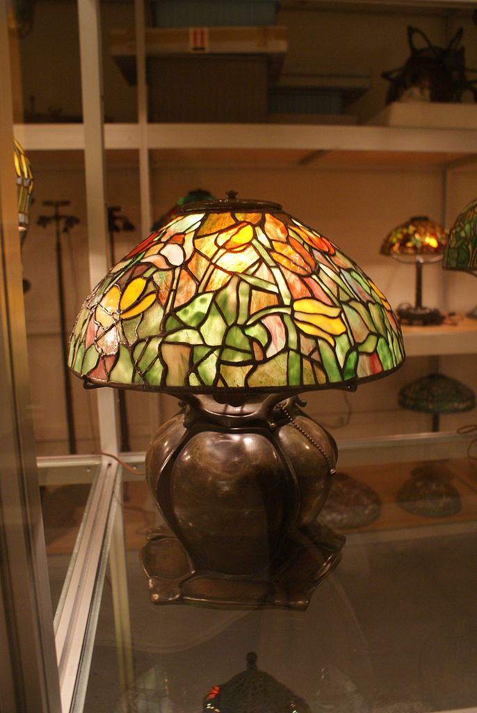 Tulip (1910) – Louis Comfort Tiffany Tablo