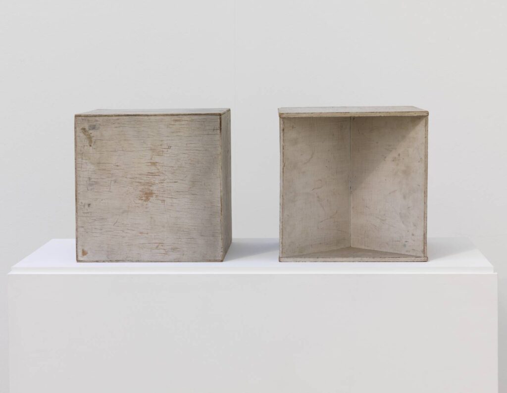 Two Cubes (Demonstrating the Stereometric Method) (1930) - Naum Gabo Tablo