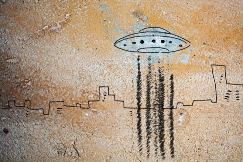 Mağara Duvarında UFO Çizimi Tablo - kanvas ve cam tablo | Dekolata